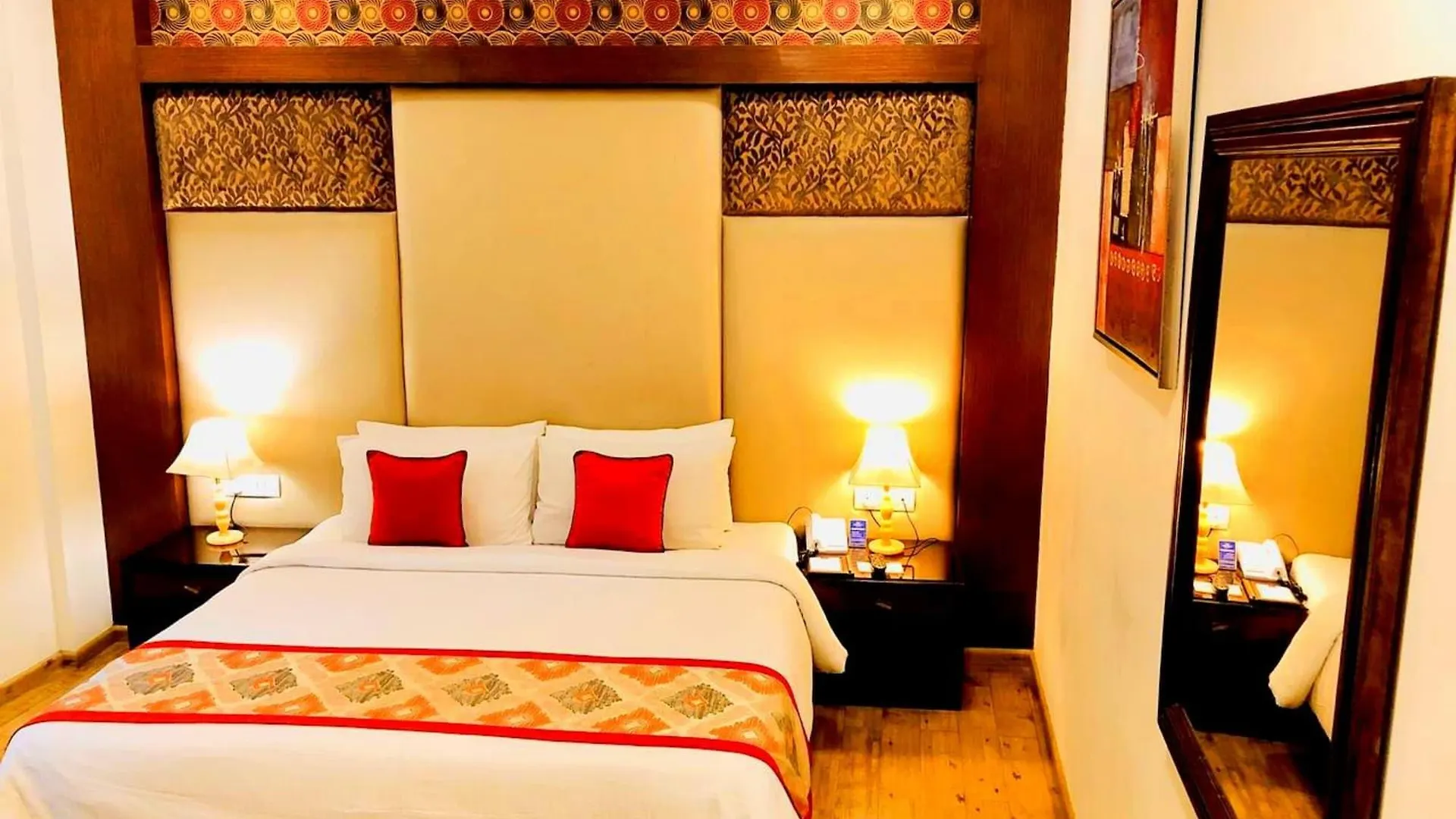 Hotel Taurus Sarovar Portico New Delhi