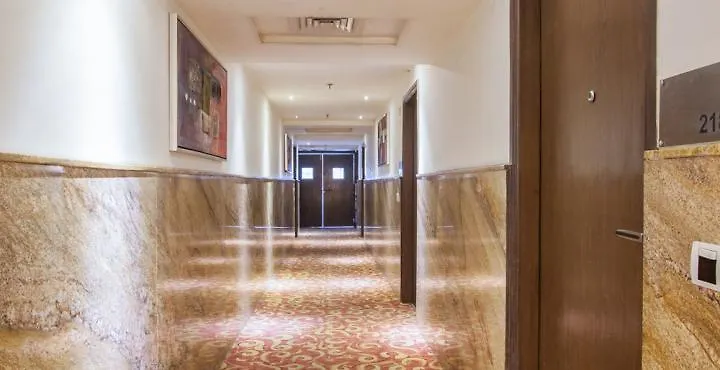 Hotel Taurus Sarovar Portico New Delhi