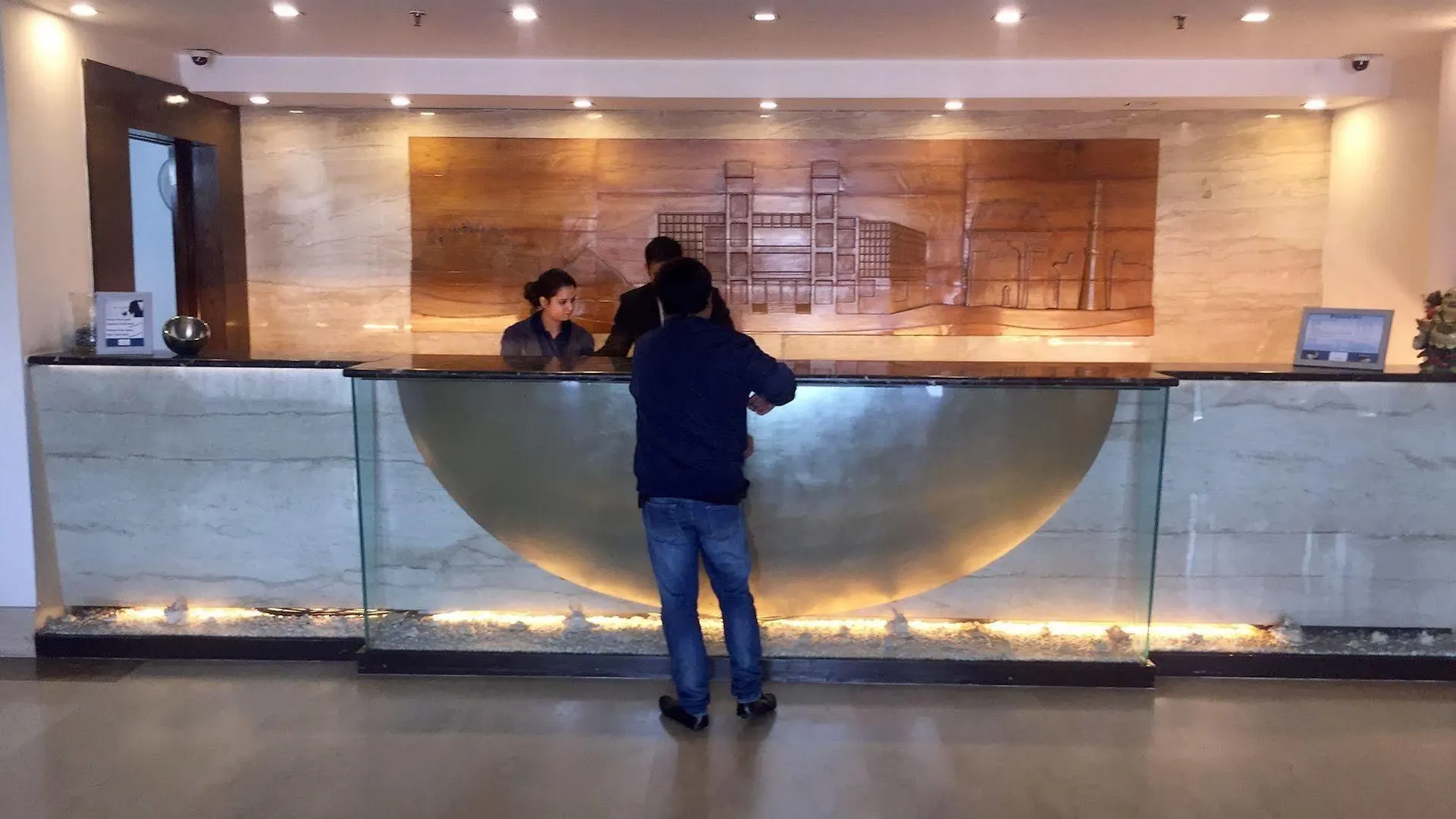 Hotel Taurus Sarovar Portico New Delhi