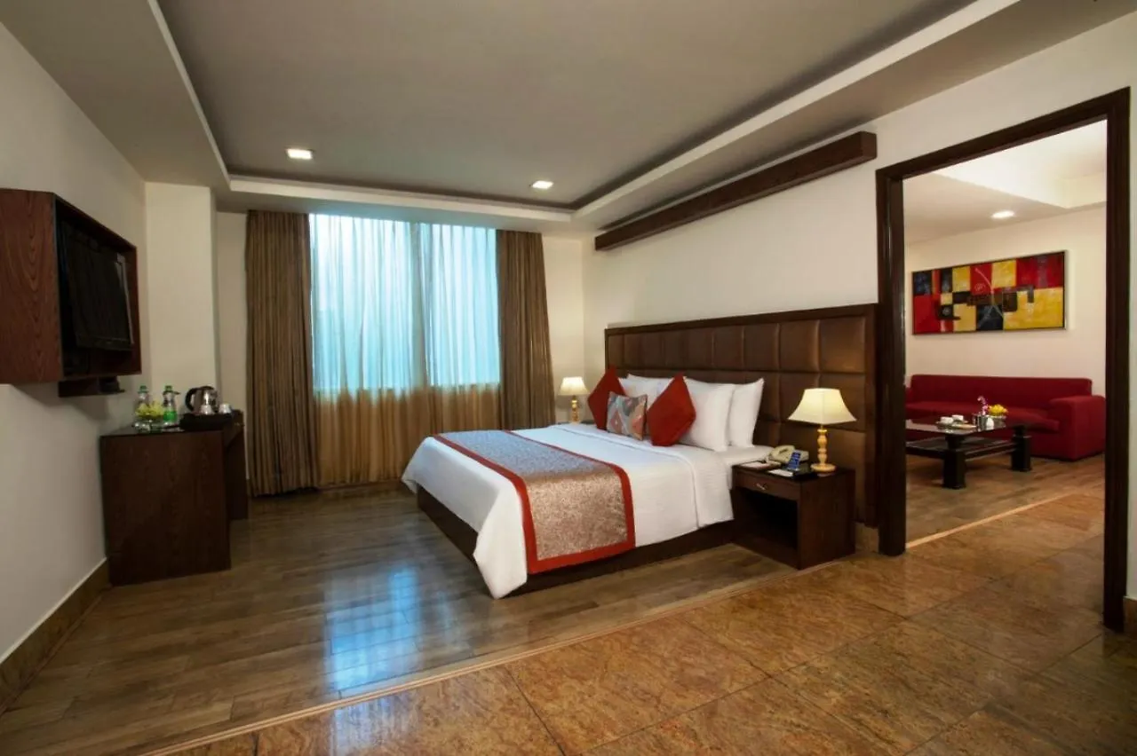 Hotel Taurus Sarovar Portico New Delhi