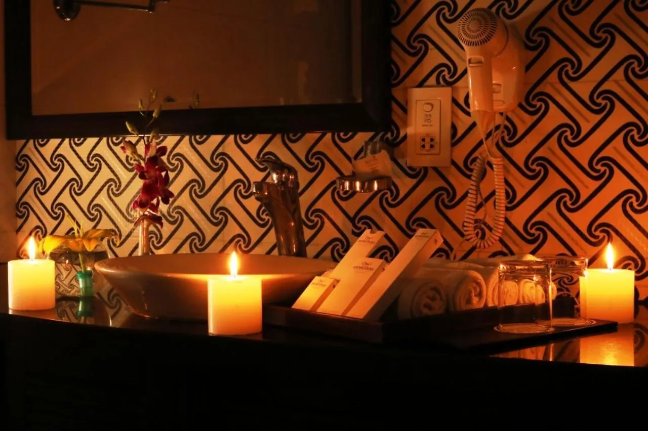 Taurus Sarovar Portico New Delhi Hotel
